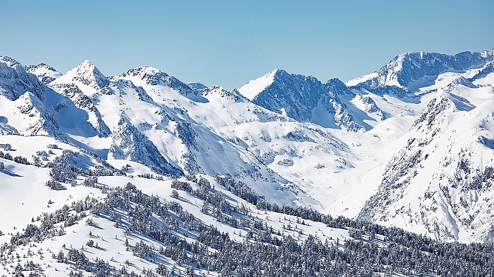 El tiempo - Nevadas en la cordillera Cantábrica y Pirineos