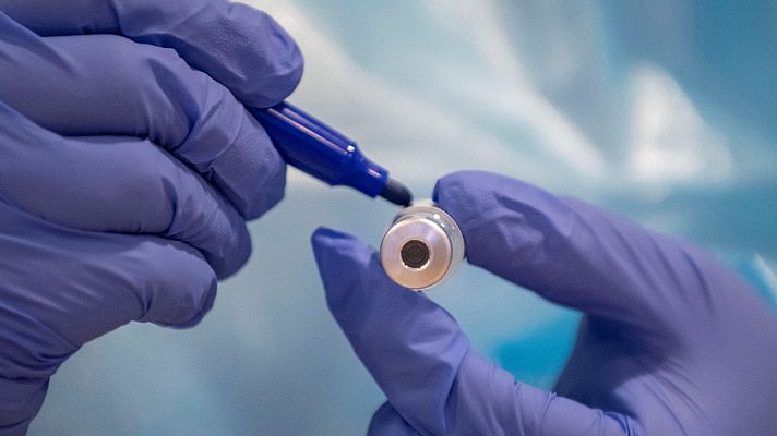 Telediario 1 - La falta de financiación y de personal lastra el desarrollo de la vacuna española