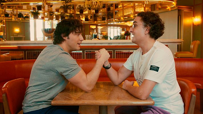 #NavidadesRasé - Josie echa un pulso a Jordi Cruz en el primer programa