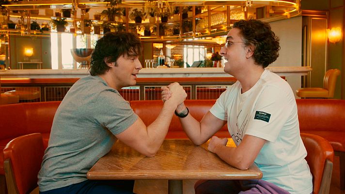 #NavidadesRasé - Josie echa un pulso a Jordi Cruz en el primer programa