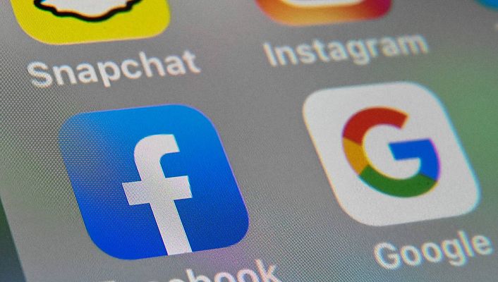 Telediario 1 - La UE quiere regular el poder de los gigantes tecnológicos: tendrán más obligaciones y responsabilidades