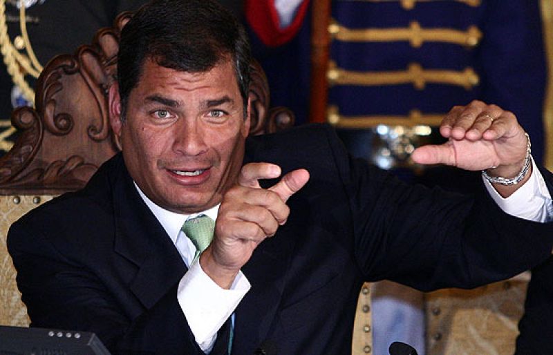 El acuerdo por el que EE.UU. podría usar hasta siete bases colombianas ha centrado la cumbre de Unasur, en la que Correa y Chávez han exigido más claridad al respecto.