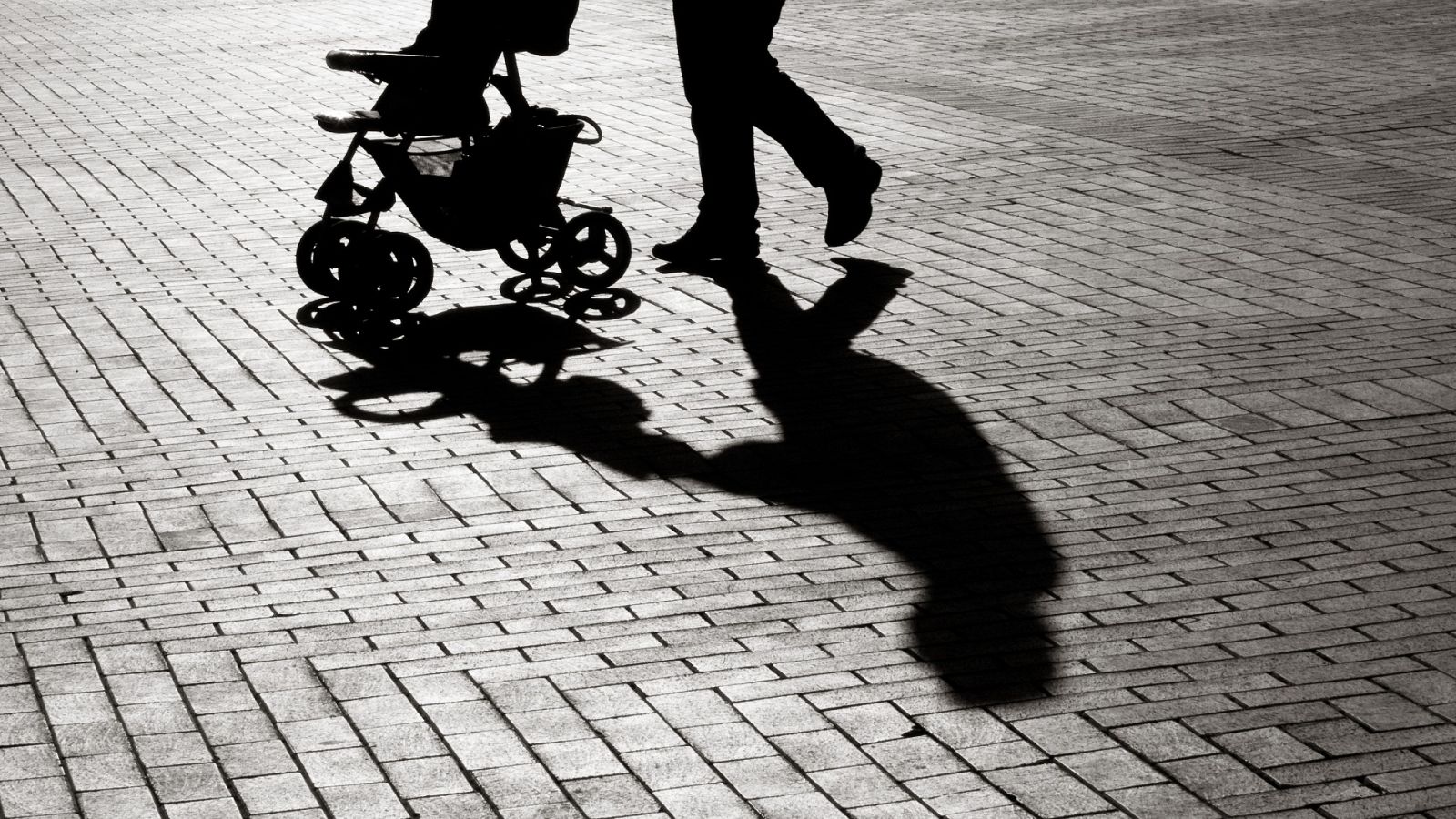 Rescata al vuelo a un niño de 2 años que caía por la ventana en Ferrol