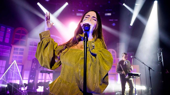 Cachitos de hierro y cromo - Rigoberta Bandini canta "In Spain We Call It Soledad"