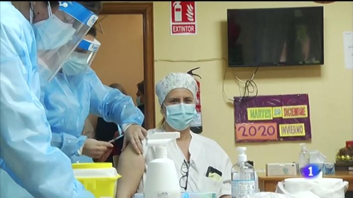 Telexornal - Galicia - Usuarios e persoal de residencias reciben a vacina contra a covid
