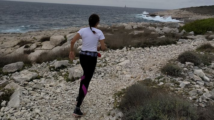 Telediario 1 - Una aventurera corre por el mundo y ayuda a los enfermos de esclerosis múltiple