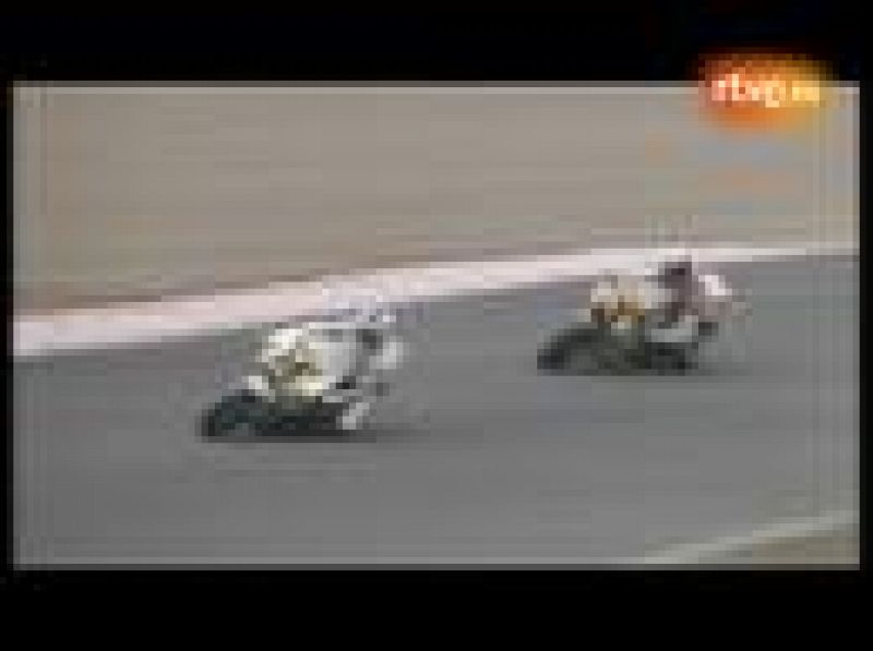 Revive algunos de los mejores duelos que mantuvieron los dos míticos pilotos estadounidenses Kevin Schwantz y Wayne Rainey.