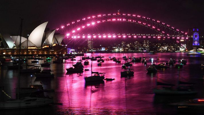  - El mundo comienza a dar la bienvenida a 2021