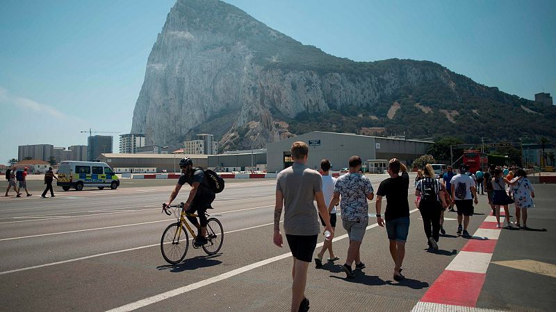 Principio de acuerdo entre Espaa y Reino Unido para eliminar la verja de Gibraltar