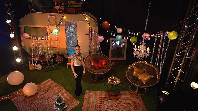 Cachitos de hierro y cromo - Nochevieja a Cachitos 2020: Música, rótulos y risas - ver ahora