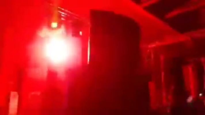  - Centenars de persones participen en una festa il·legal a Llinars del Vallès