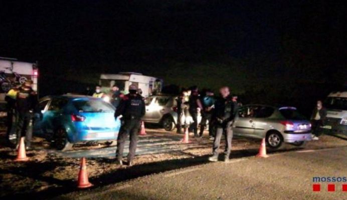 Informativo 24h - Los Mossos desalojarán la fiesta ilegal de Llinars a lo largo del día