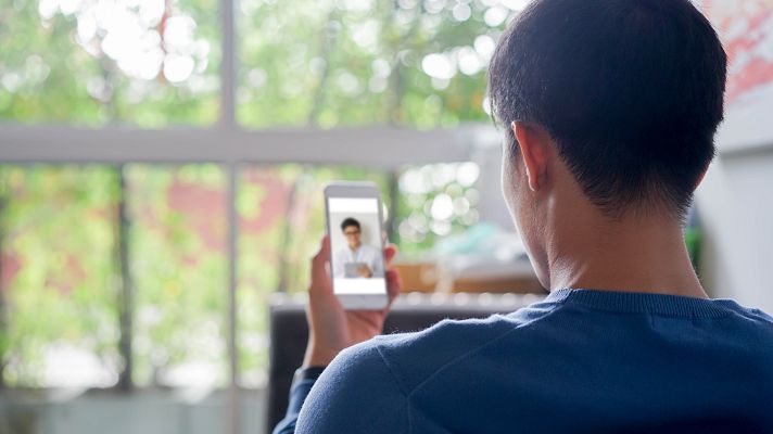 Telediario 1 - El auge de terapias por chat o videollamada cuando las consultas privadas es la única opción de tratamiento para la mayoría
