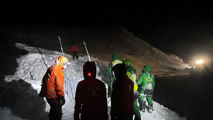 Telediario 1 - Un muerto y un desaparecido por un alud en Asturias