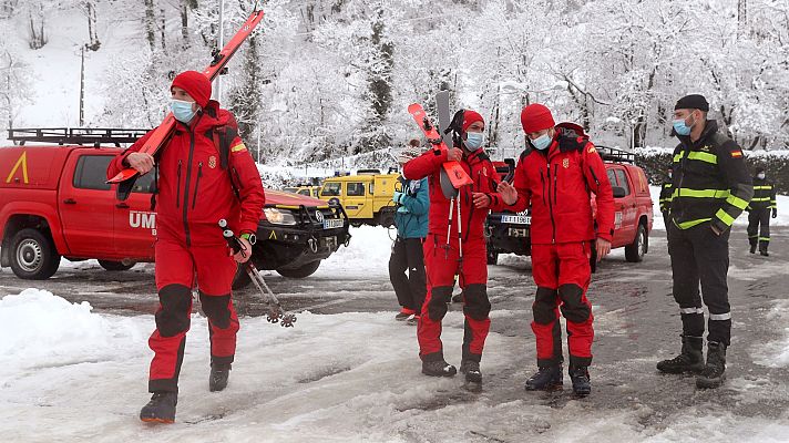 Telediario 1 - Sigue desaparecido un trabajador sepultado por un alud