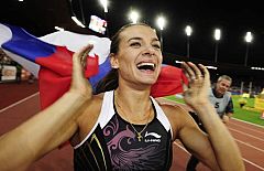 Isinbayeva recupera la sonrisa