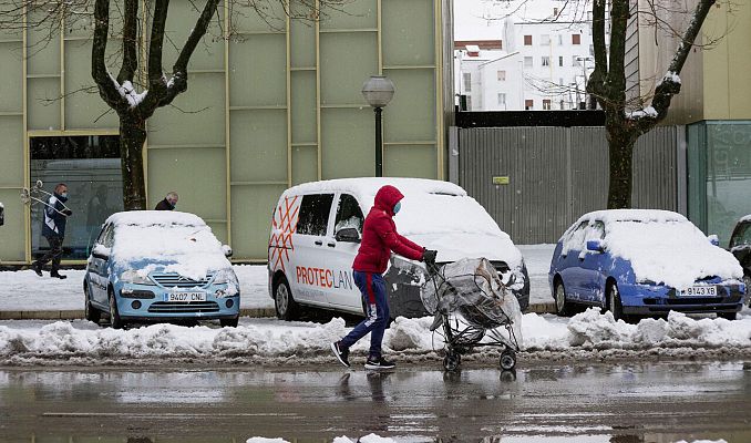 Telediario 1 - El temporal de nieve y frío que recorre la península continuará durante toda la semana
