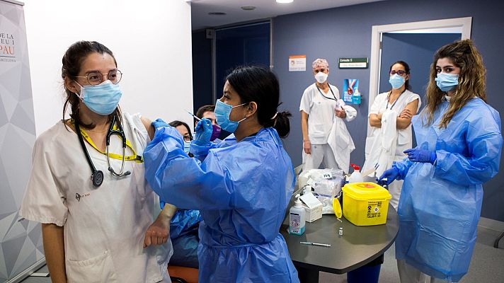 Telediario 1 - Coronavirus: España vacuna a distintas velocidades