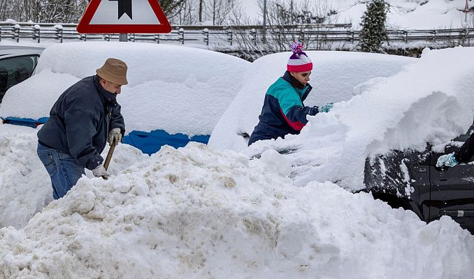 Telediario 1 - El temporal que recorre Españan se mantendrá durante varios días
