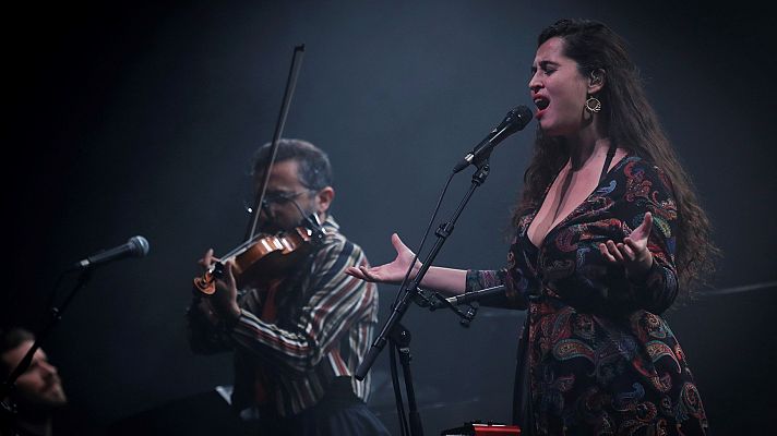 Telediario 1 - 'Farsa' y autocensura, propuestas para empezar enero