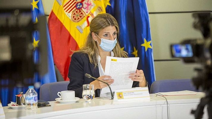 La ministra Yolanda Díaz se suma a las voces de la oposición que piden la salida de Illa de Sanidad