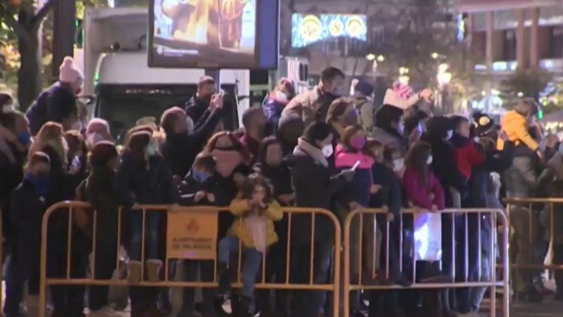 Polémica por la aglomeración en la cabalgata de Reyes en Valencia