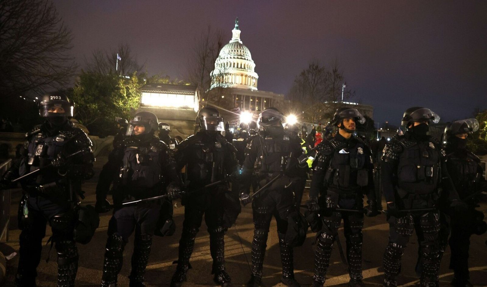 Partidarios de Trump irrumpen en el Capitolio y detienen la ratificación de la victoria de Biden