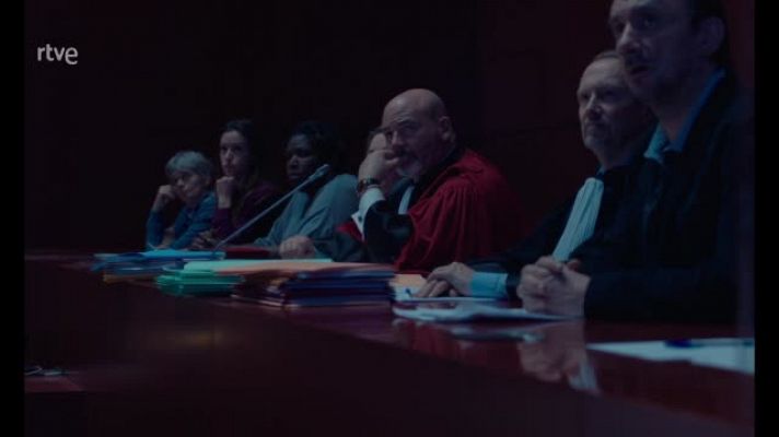 Cultura en Rtve.es - RTVE.es os ofrece en primicia el tráiler de 'La chica del brazalete', un emocionante drama judicial y generacional