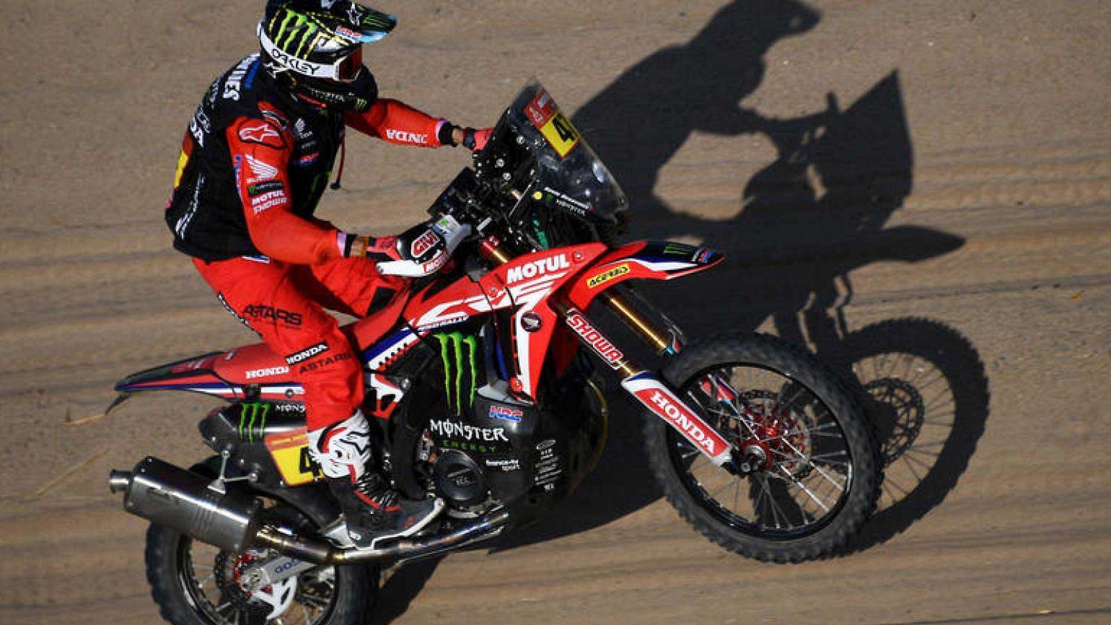 Dakar 2021 | Benavides gana para liderar en motos y Barreda pierde 19 minutos