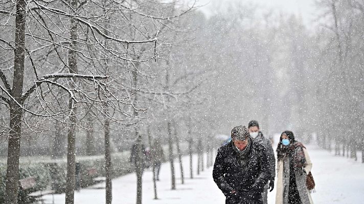 Nieve, viento, frío, lluvia y olas mantienen en alerta a 45 provincias