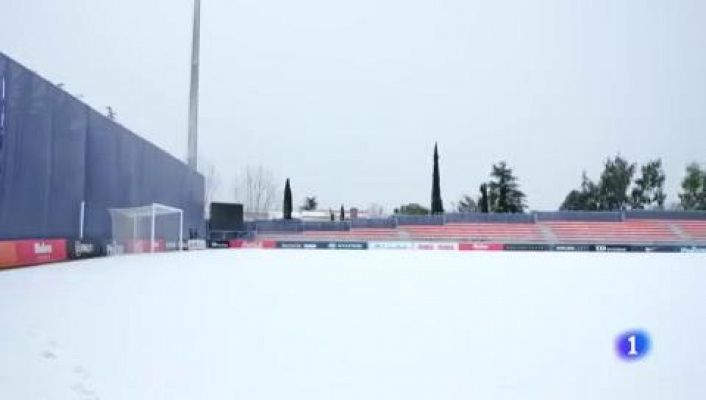 Telediario 1 - La nieve amenaza de suspesión dos partidos de Liga