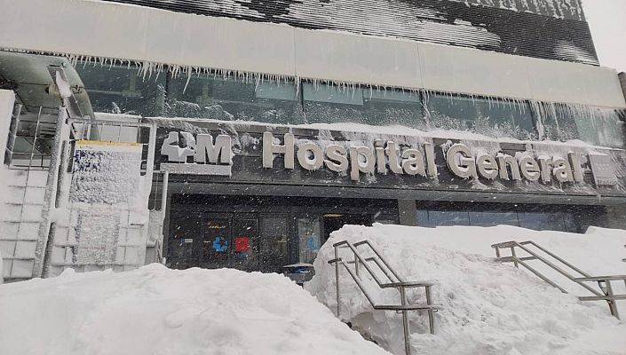 Los accesos al Hospital La Paz de Madrid, intransitables por la nieve