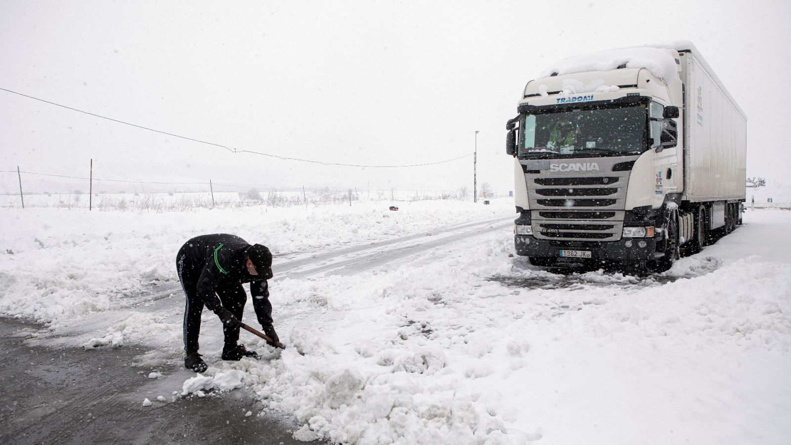 Temporal Filomena - La nieve deja sin suministros a algunos pueblos del interior - RTVE.es