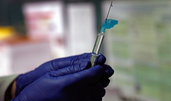 El Gobierno asegura el suministro de la vacuna a pesar del temporal