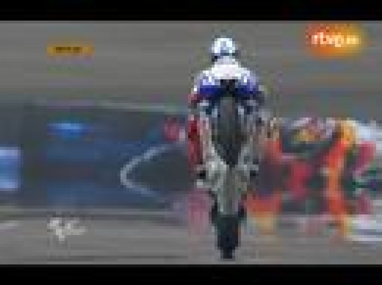 Lorenzo se impone en otra carrera imprevisible.
