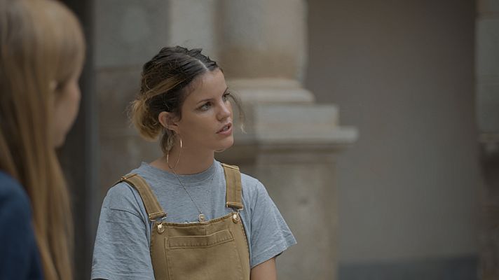 Un país para escucharlo - Escuchando Madrid - Hinds "Spanish Bombs" (The Clash)