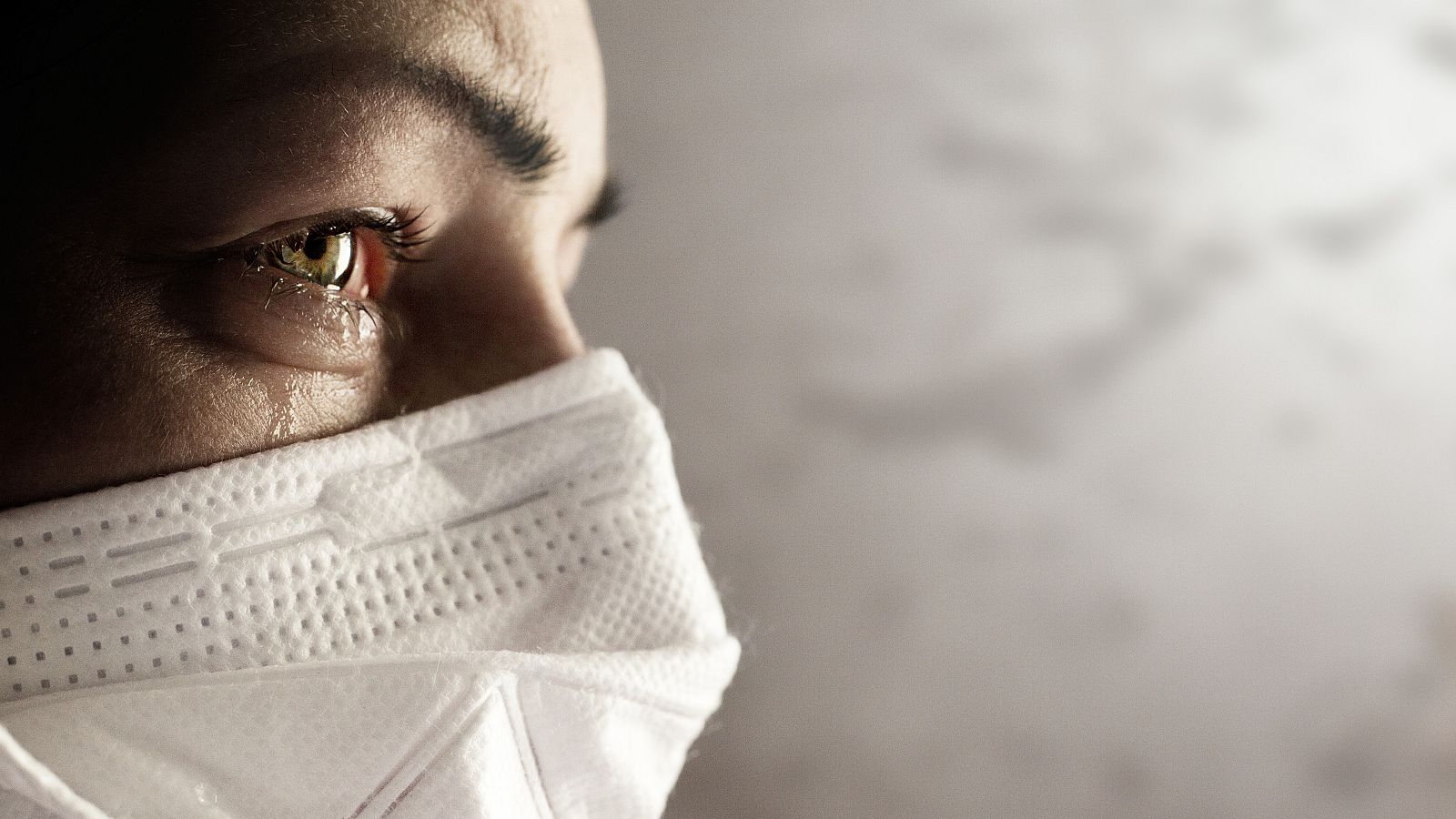 Un 45% de sanitarios presentan riesgo de trastorno mental tras la primera ola de COVID