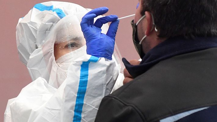 Telediario 1 - Andalucía y Castilla y León piden al Gobierno que valore el confinamiento domiciliario frente a la pandemia