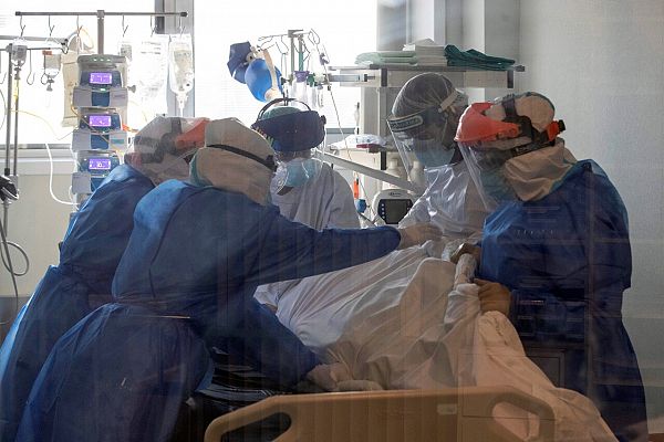 Telediario 1 - Preocupación por la saturación de las UCIS