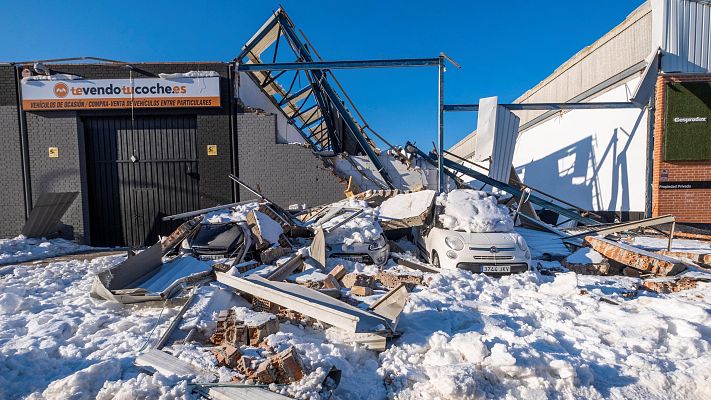 Telediario 1 - La nieve ha provocado destrozos en el polígono industrial de Cobo Calleja, el más grande de Europa