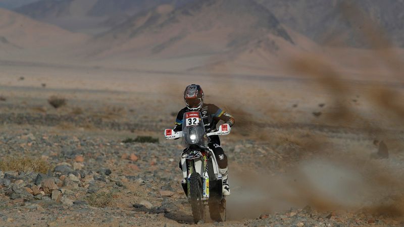 Dakar 2021 | El debutante Tosha Schareina completa su mejor etapa