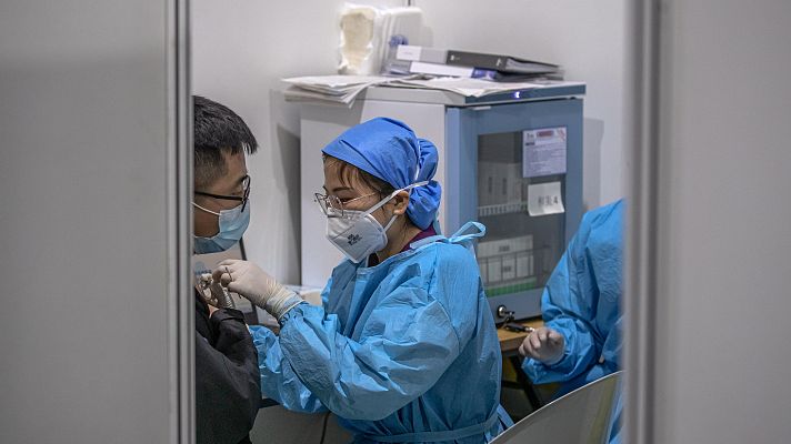 China inicia la construcción de su "Muralla Inmune": 50 millones de personas vacunadas antes del 12 de febrero