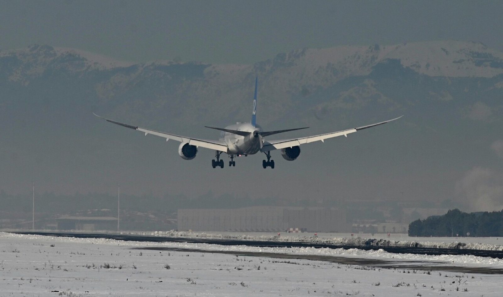 Críticas a la gestión del aeropuerto de Barajas durante el temporal Filomena