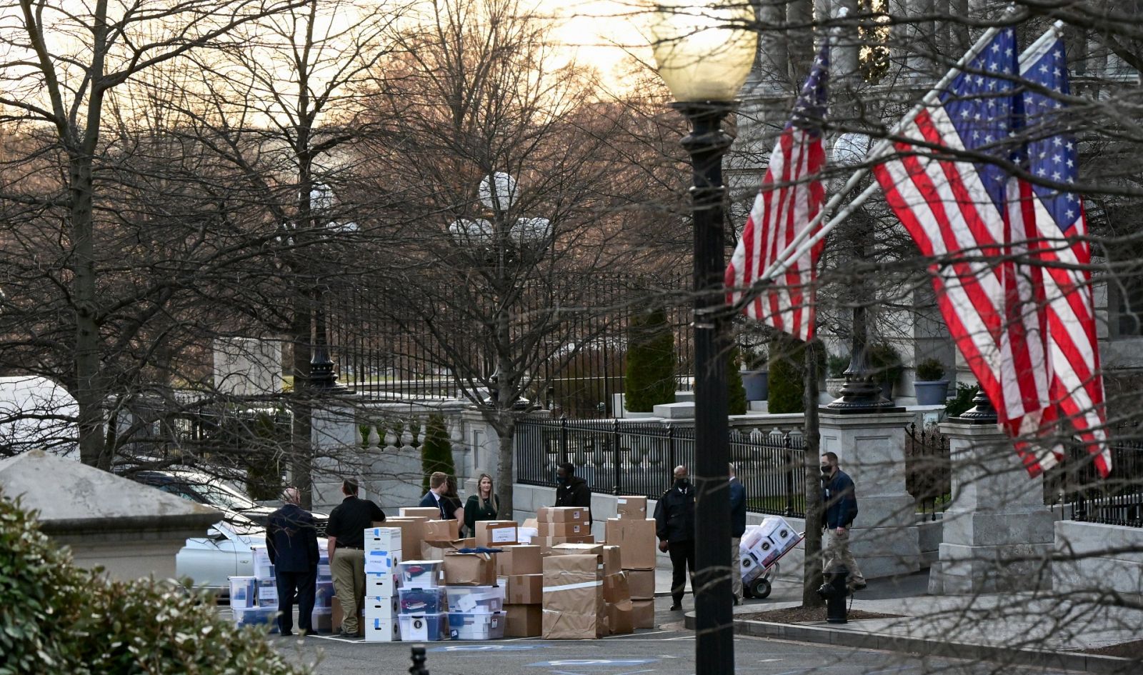 Donald Trump Inicia La Mudanza De La Casa Blanca