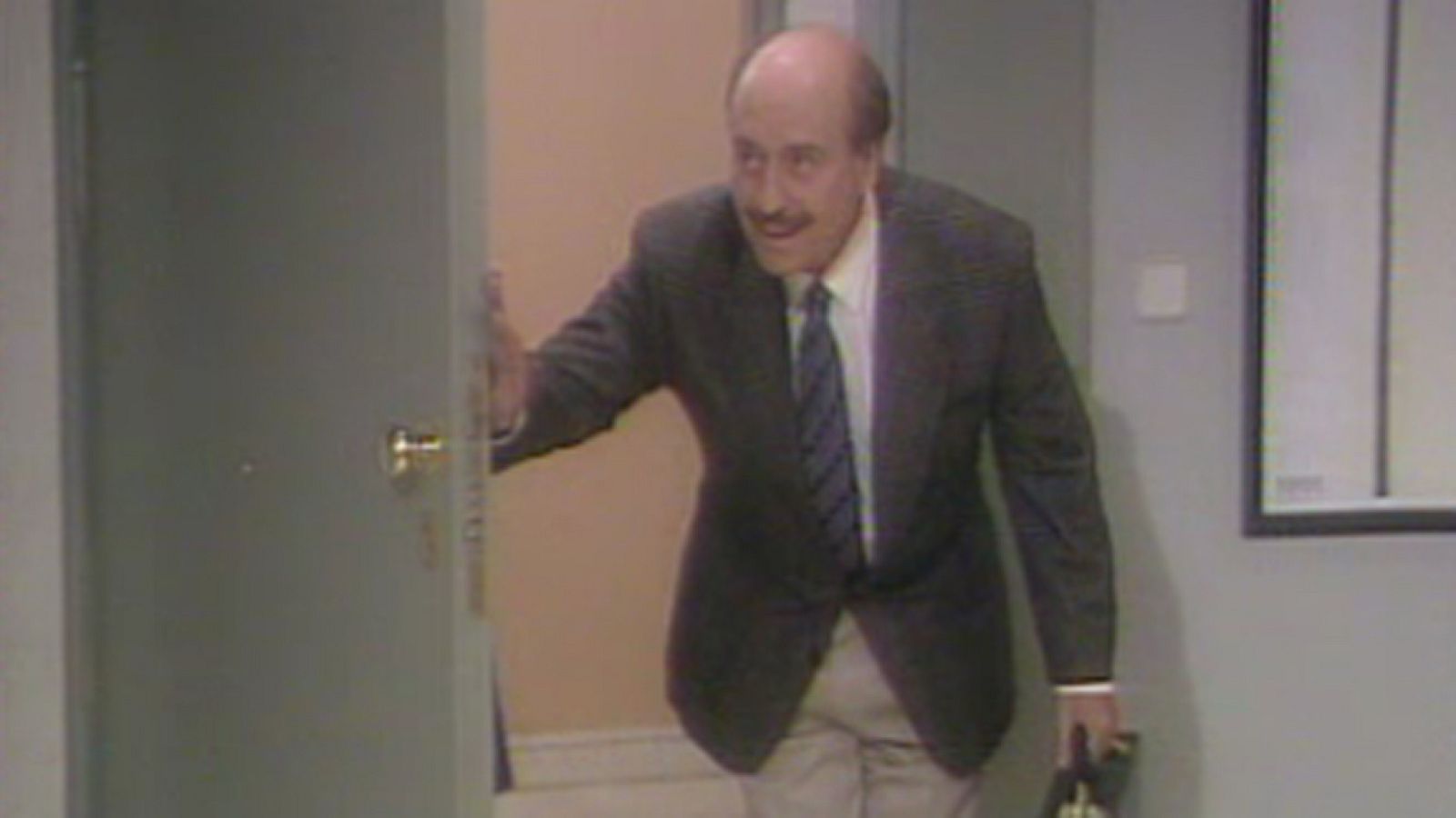 Séptimo cielo - Apartamento 117: en el 92 todos al cielo - Séptimo cielo | Ver