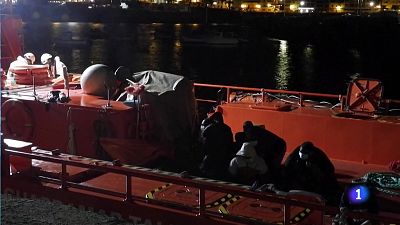 Llega una nueva patera con 34 personas a bordo al sur de Gran Canaria- RTVE.es | Ver
