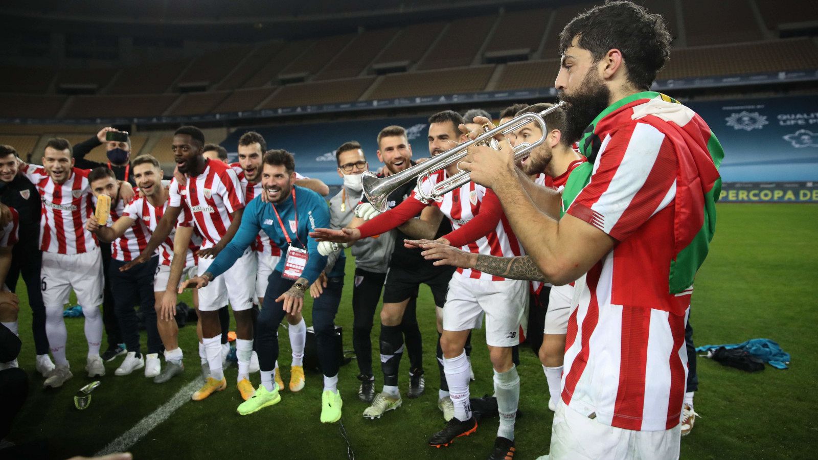 Villalibre, trompetista: líder del Athletic y de la banda Orsai | Ver