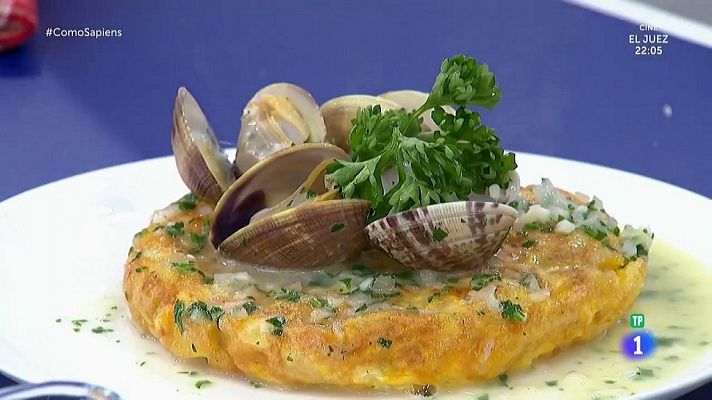 Como sapiens - Tortilla de patatas con topping de almejas en salsa verde