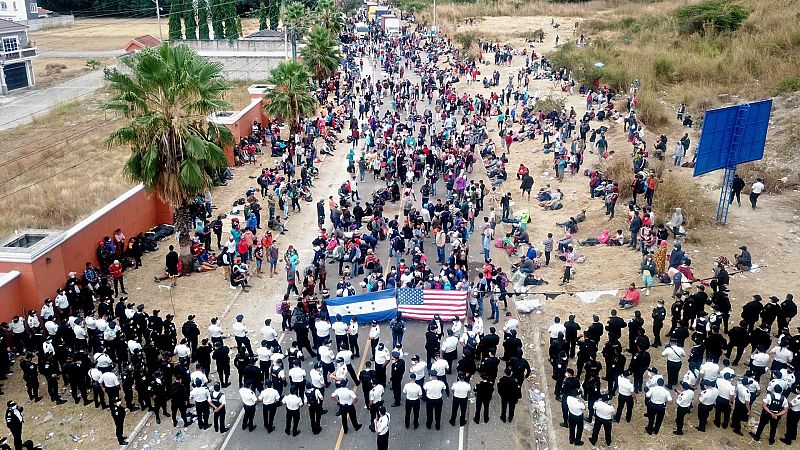La caravana de migrantes hondureños espera una relajación en la frontera de Estados Unidos con Joe Biden
