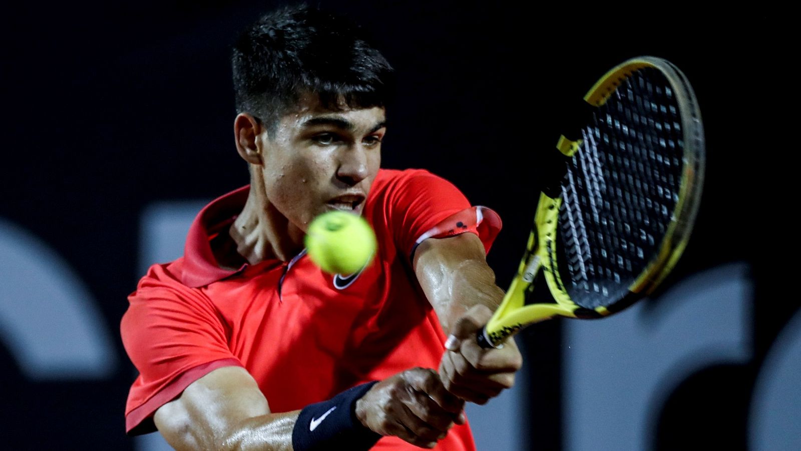 Carlos Alcaraz, Roberto Bautista y Paula Badosa entrenan en sus hoteles para preparar el Open de Australia